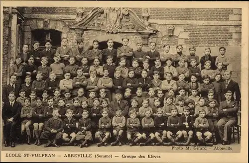 Ak Abbeville Somme, St-Vulfran-Schule, Schülergruppe