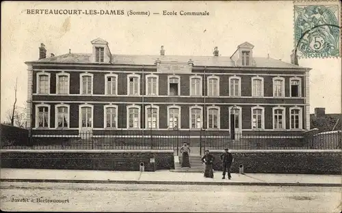 Ak Berteaucourt les Dames Somme, Städtische Schule