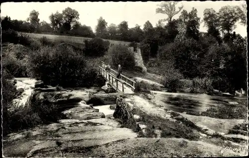 Ak Gorron Mayenne, Landschaft und Fußgängerbrücke am Colmont