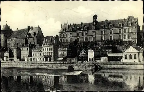 Ak Laval-Mayenne, Schloss, Gerichtsgebäude