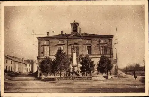 Ak Triaucourt Maas, Rathaus und Kriegerdenkmal