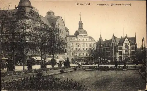 Ak Düsseldorf am Rhein, Wilhelmplatz, Bahnhofs-Vorplatz