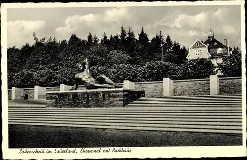 Ak Lüdenscheid im Märkischen Kreis, Ehrenmal mit Parkhaus