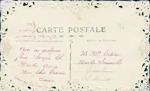 Präge Ak Blumenkorb, Blumenstrauß, Rosen, Maiglöckchen, Vergissmeinnicht