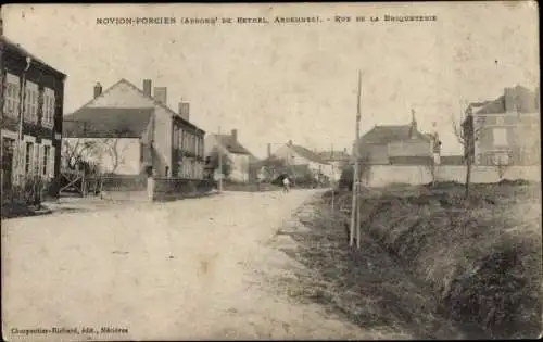 Ak Novion-Porcien Ardennes, Rue de la Briqueterie