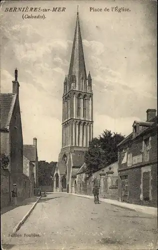 Ak Bernieres sur Mer Calvados, Place de l'Eglise