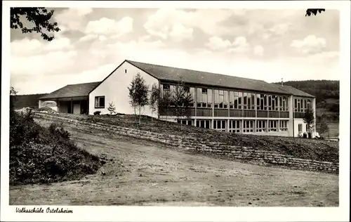 Ak Ostelsheim im Nordschwarzwald, Volksschule