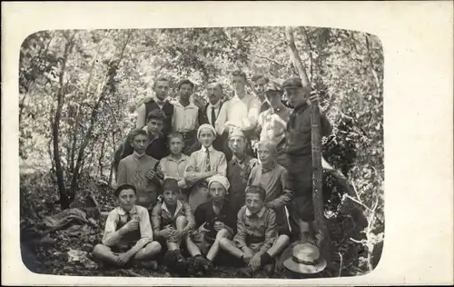 Foto Ak Mülhausen Grefrath am Niederrhein, Kinder im Wald, Gruppenbild, 1918