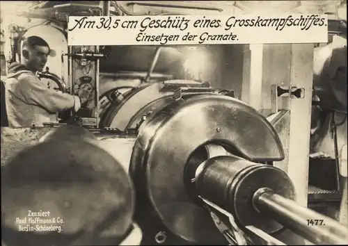 Ak Deutsches Kriegsschiff, Einsetzen der Granate, Seemann, I WK