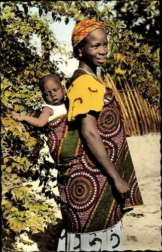 Ak Afrique Noire, junge Mutter