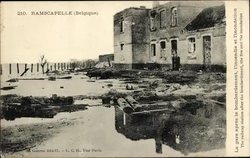 Ak Ramskapelle Ramscapelle Nieuwpoort Westflandern, Der Bahnhof nach dem Bombardement, dem Brand