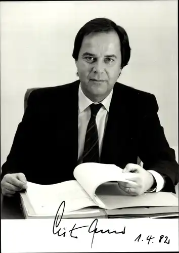 Ak Intendant Prof. Dr. Dieter Stolte, Portrait, Autogramm