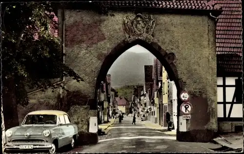 Ak Oppenau im Schwarzwald, Stadttor, Auto