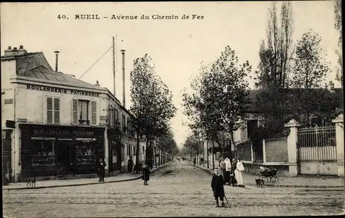 Ak Rueil Hauts-de-Seine, Avenue du Chemin de Fer