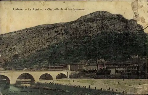 Ak Anduze Gard, Panorama, Le Pont, la Chapellerie et les laveuses