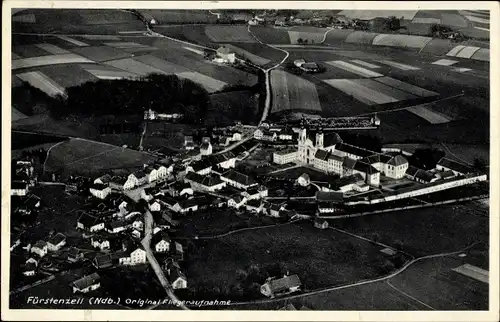 Ak Fürstenzell in Niederbayern, Fliegeraufnahme vom Ort