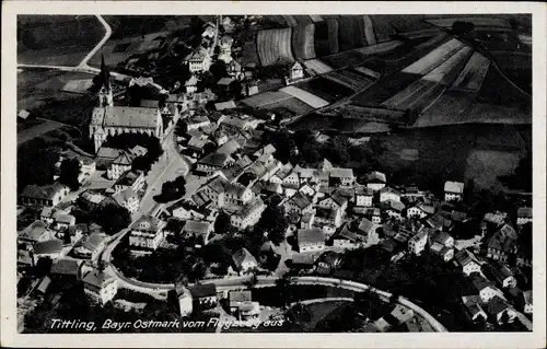 Ak Tittling im Dreiburgenland Niederbayern, Fliegeraufnahme von Ort und Umgebung