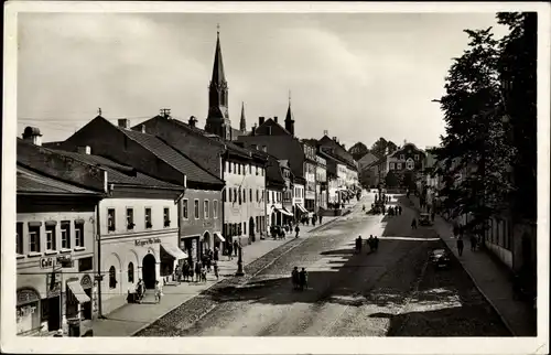 Ak Zwiesel im Bayerischen Wald, Stadtplatz mit Cafe Müller, Metzgerei Max Janka, Apotheke, Kirchturm