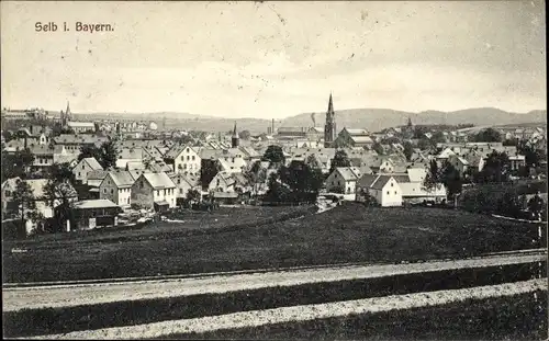 Ak Selb im Kreis Wunsiedel im Fichtelgebirge Oberfranken, Totalansicht des Ortes