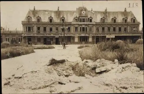 Foto Ak Saint Quentin Aisne, Bahnhof, Deutsche Militär-Eisenbahn, Kriegszerstörung I. WK