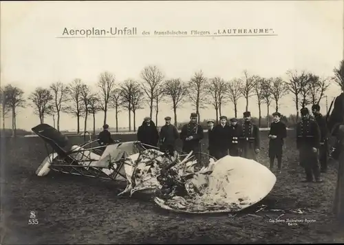 Ak Aeroplan-Unfall des französiscchen Fliegers Lautheaume