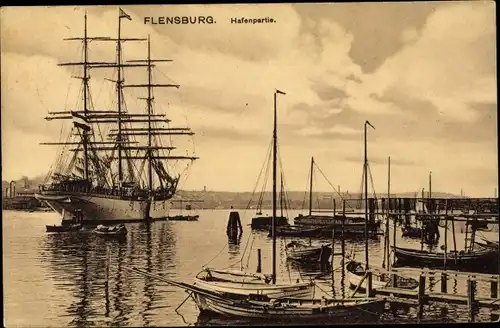 Ak Flensburg in Schleswig Holstein, Hafenpartie, Segelschiff