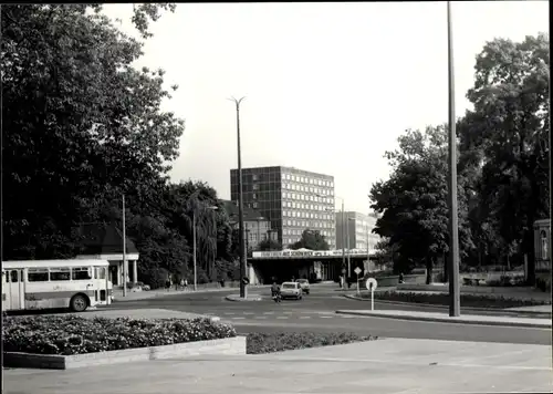 Foto Ak Gera in Thüringen, Kreuzung, Bus