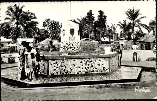 Ak Brazzaville Französisch-Kongo, Bacongo-Brunnen