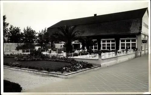 Foto Ak Ostseebad Grömitz in Holstein, Strandhalle, Palmenterrasse