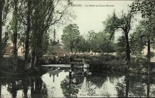 Ak Troyes Aube, La Seine au Cours Danton