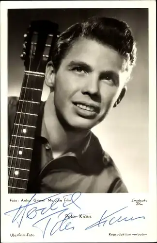 Ak Sänger und Schauspieler Peter Kraus, Portrait mit Gitarre, Autogramm