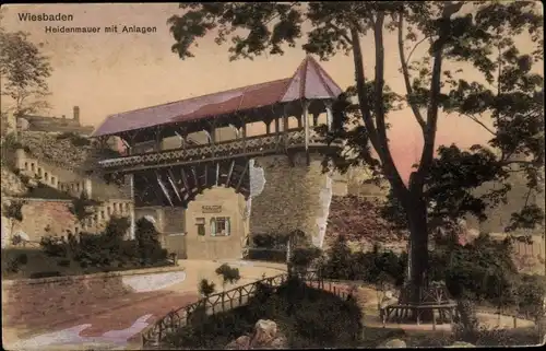 Ak Wiesbaden in Hessen, Heidenmauer mit Anlagen