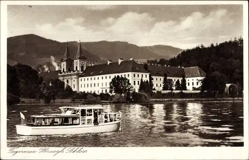 Ak Tegernsee in Oberbayern, Herzogl. Schloss, Boot