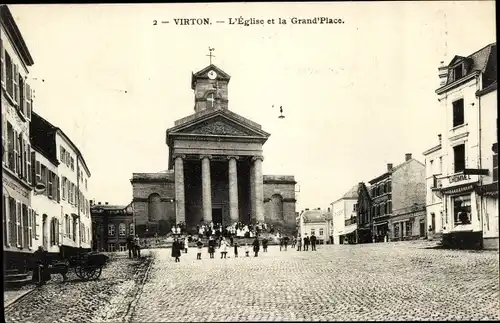 Ak Virton Wallonien Luxemburg, die Kirche und der Grand'Place