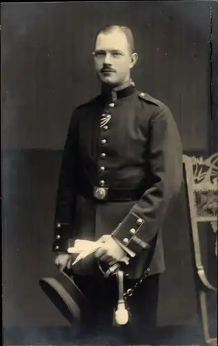 Foto Ak Deutscher Soldat in Uniform, Heinz Schwesig, Standportrait, Thorn 1918