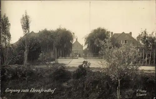 Ak Wilhelmshaven an der Nordsee, Eingang zum Ehrenfriedhof