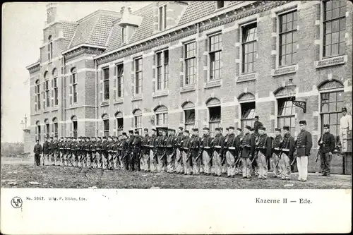Ak Ede Gelderland Niederlande, Kaserne II, Soldaten, Appell