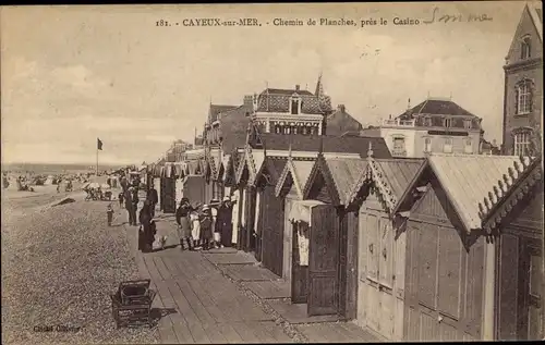 Ak Cayeux sur Mer Somme, Promenade des Planches, in der Nähe des Casinos