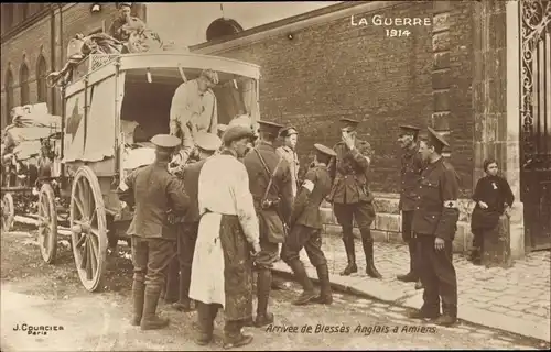 Ak Amiens Somme, Ankunft englischer Verwundeter, Der Krieg von 1914