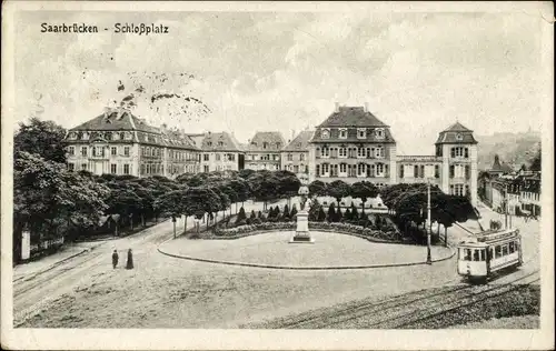 Ak Saarbrücken im Saarland, Schlossplatz, Tram, Denkmal