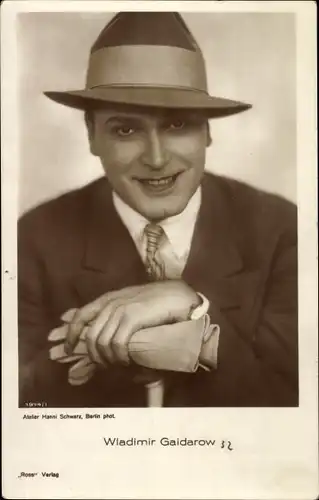 Ak Schauspieler Wladimir Gaidarow, Portrait mit Hut