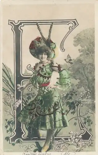 Glitzer Buchstaben Ak Buchstabe E, Frau in grünem Kleid, Hut