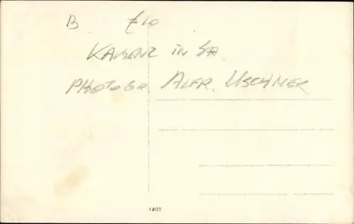 Foto Ak Kamenz in Sachsen, Mann auf einem Weg in den Wald