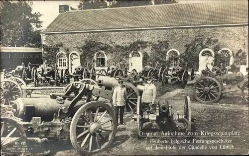 Ak Liège Lüttich Wallonien, Hof der Citadelle, eroberte belgische Festungsgeschütze, 1. WK