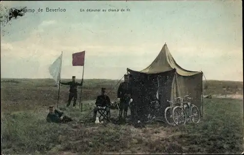 Ak Beverloo Beverlo Beringen Flandern Limburg, Camp, Un dejeuner auch Schießstand