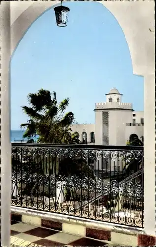 Ak Hammamet Tunesien, Partie am Hotel Fourati, schmiedeeisernes Geländer
