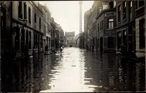 Foto Ak Maastricht Limburg Niederlande, Straße bei Hochwasser