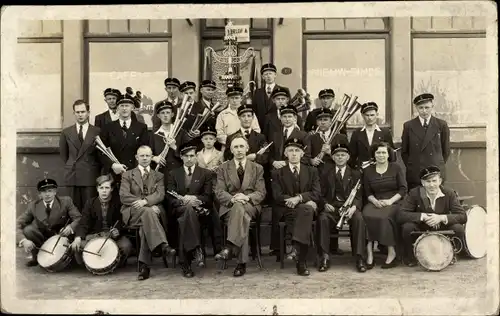 Foto Ak Heuvel ? Niederlande, Orchester, Blaskapelle 1949