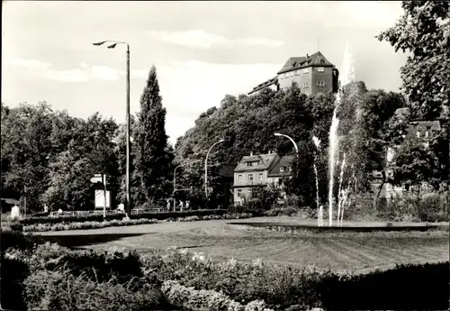 Ak Greiz im Vogtland, Schloss, Springbrunnen