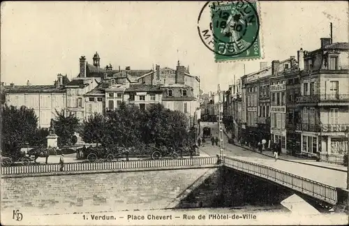 Ak Verdun-Meuse, Place Chevert, Rue de l'Hotel de Ville